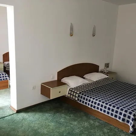 فندق Hotel Corona سفيتي فلاس