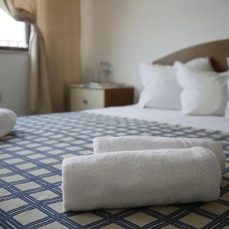 فندق Hotel Corona سفيتي فلاس