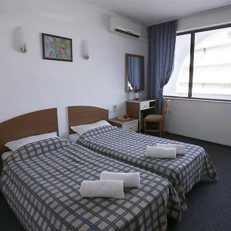 Отель Hotel Corona 3*
