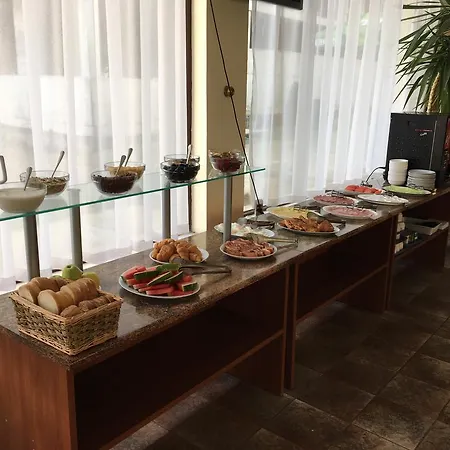 Отель Hotel Corona 3*